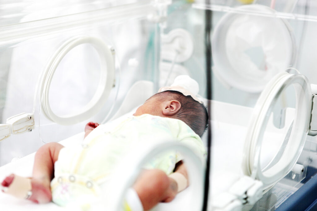 Nyfødt Neonatal på hospitalet.